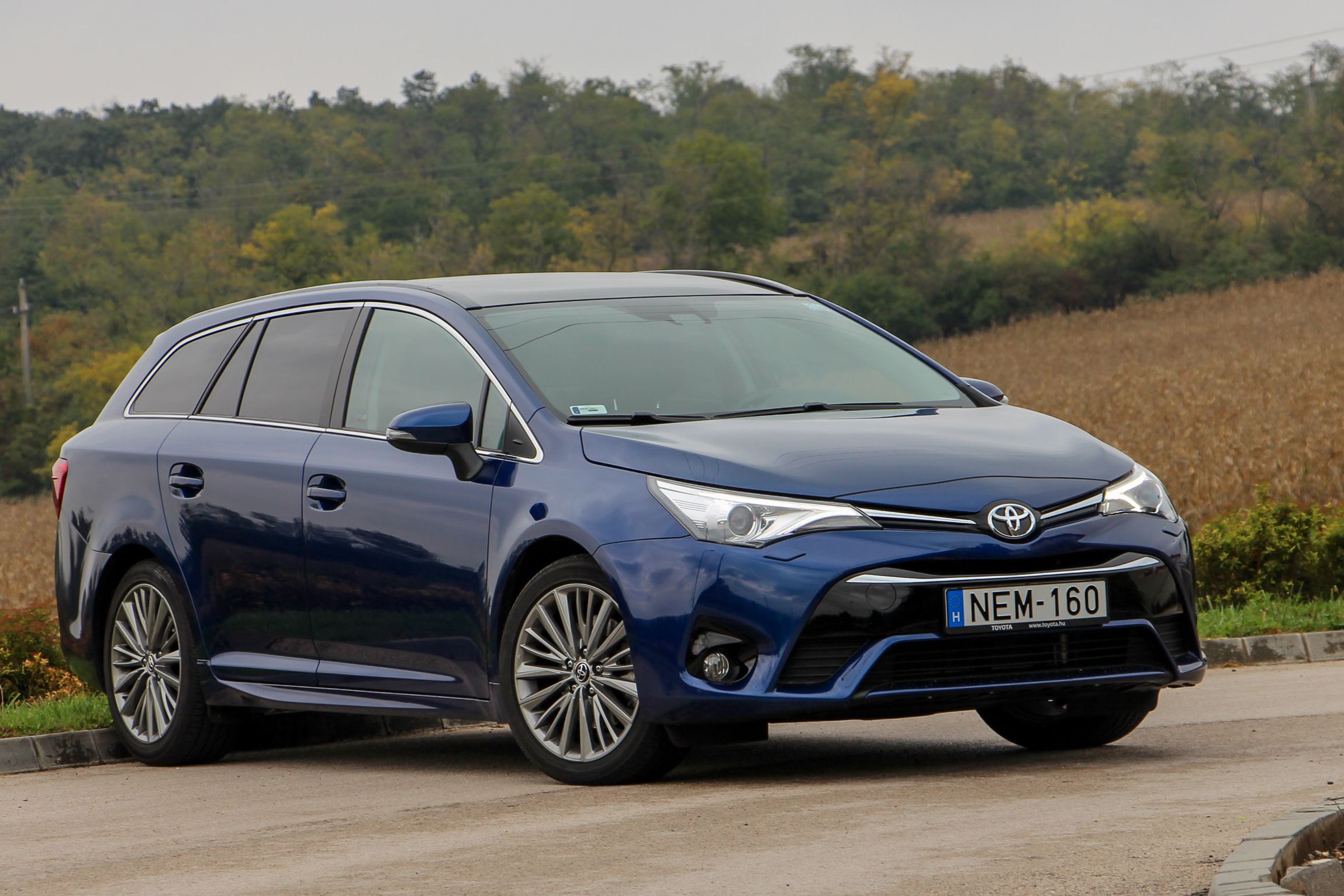 Nem kombi, Touring Sports! Puttonyos Toyota Avensis teszt