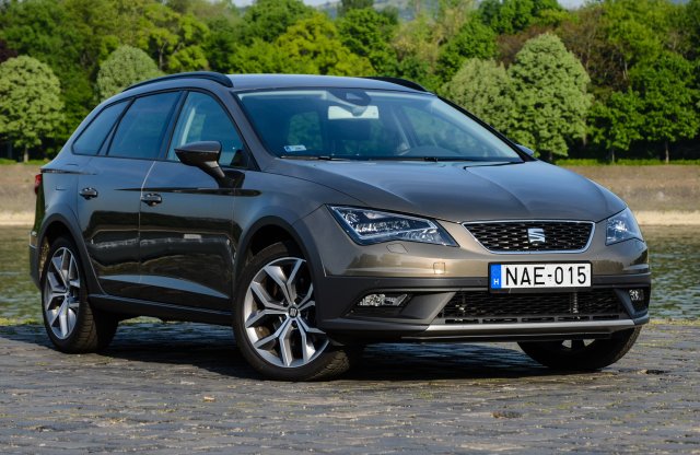 Sportos terepfutó – SEAT Leon X-Perience teszt