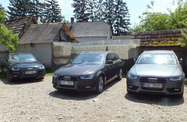 Három elkóborolt Audit talált a rendőrség