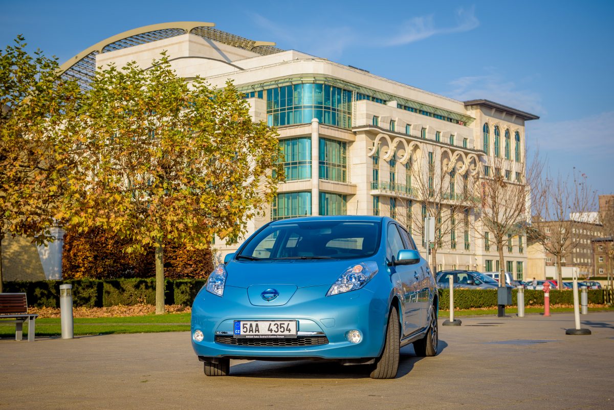 NISSAN LEAF