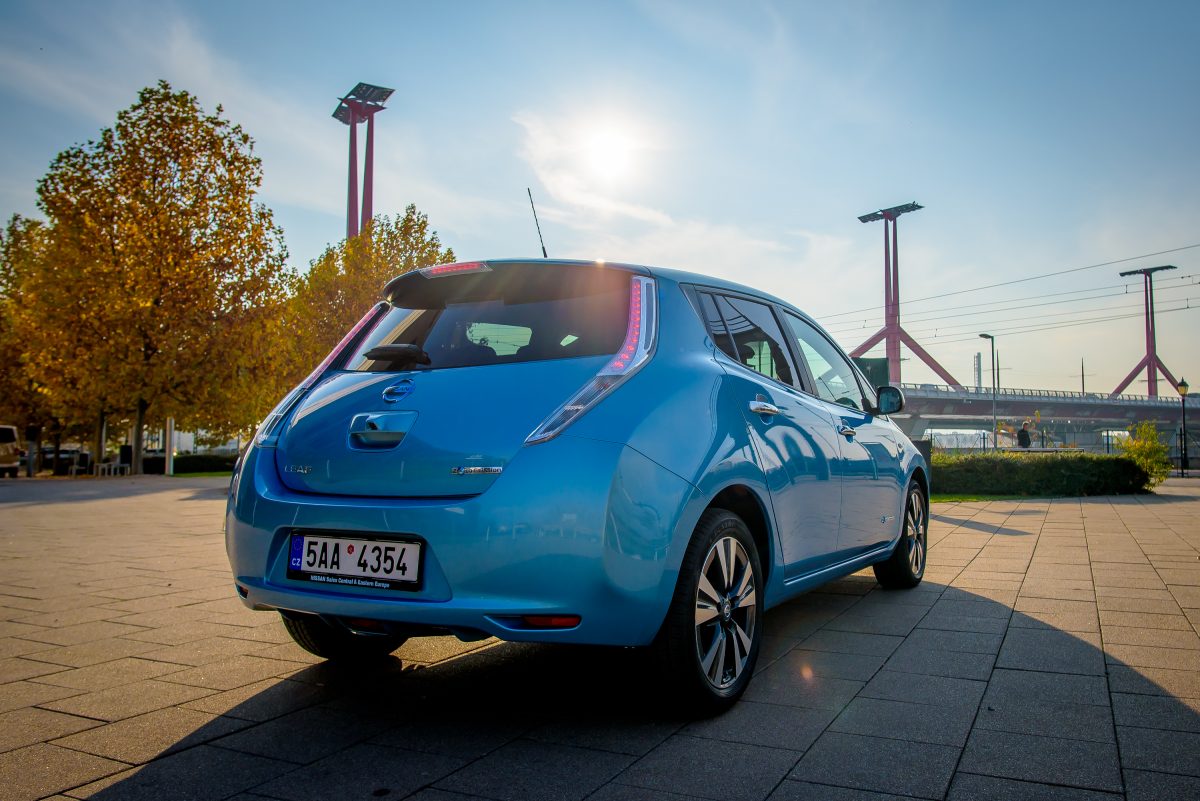 NISSAN LEAF