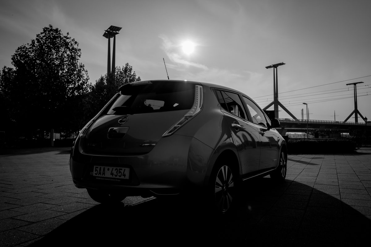 NISSAN LEAF