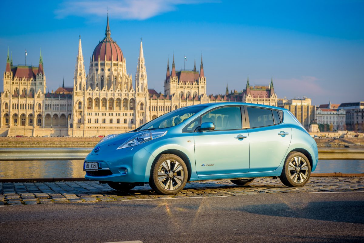 NISSAN LEAF