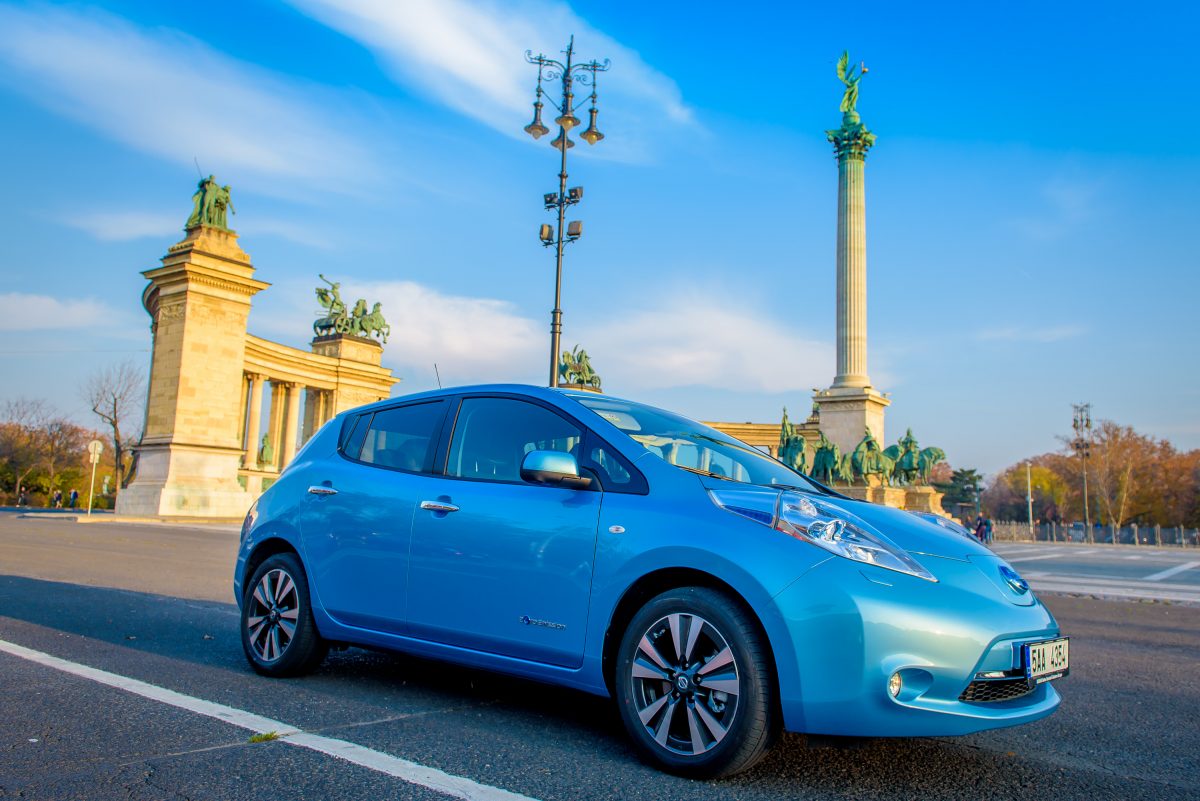 NISSAN LEAF