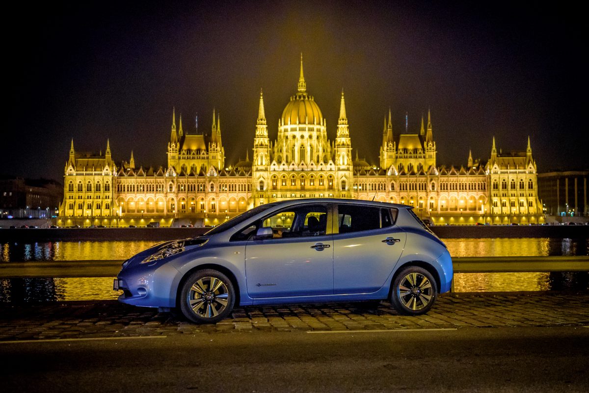 NISSAN LEAF