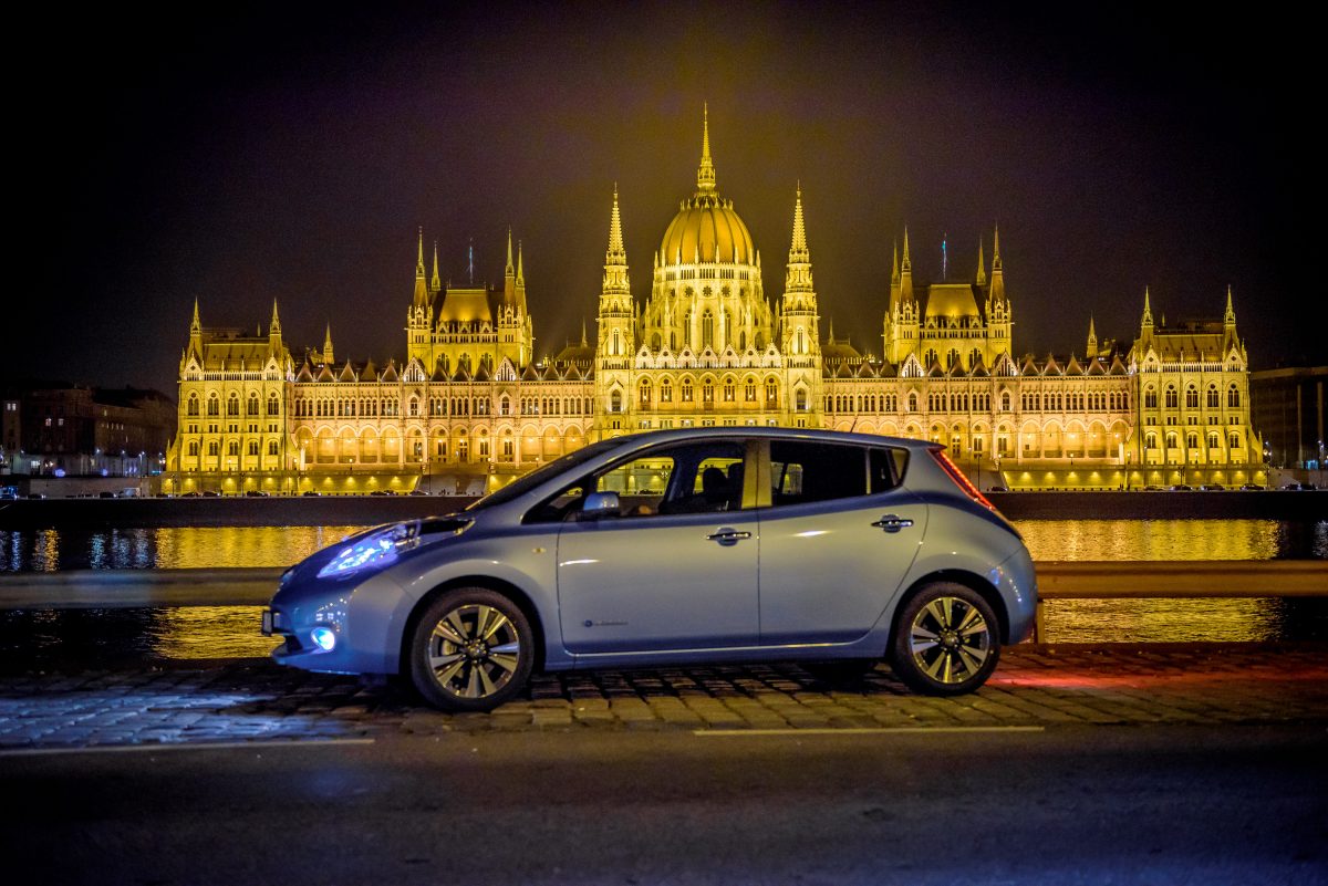 NISSAN LEAF
