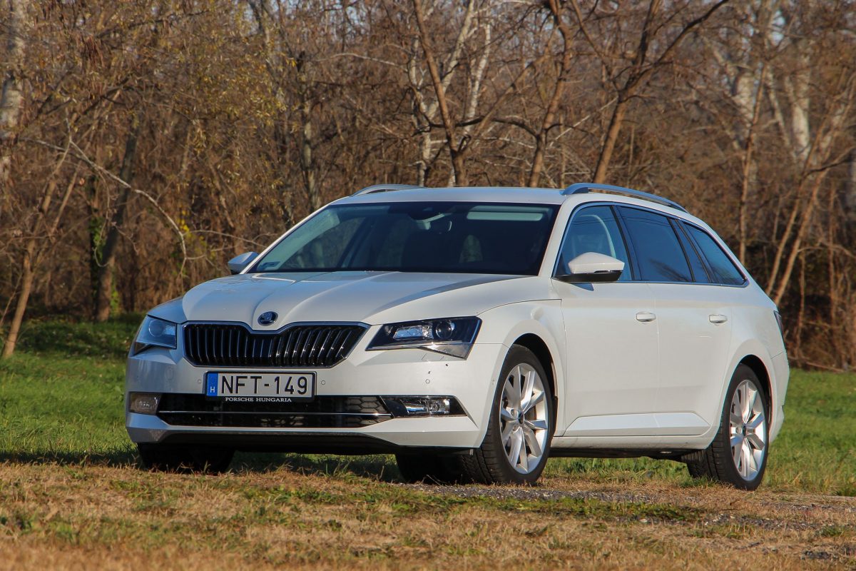 SKODA SUPERB