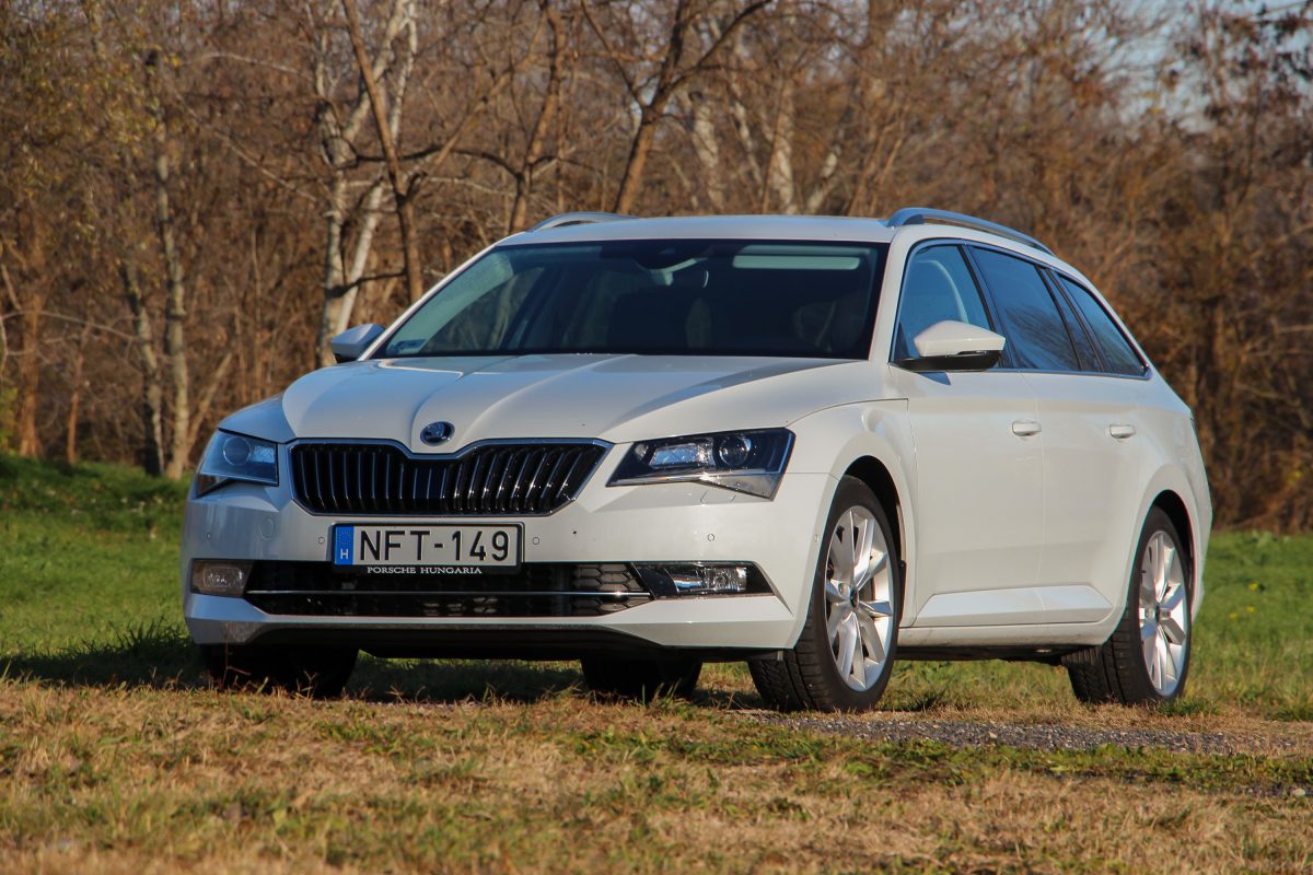 SKODA SUPERB