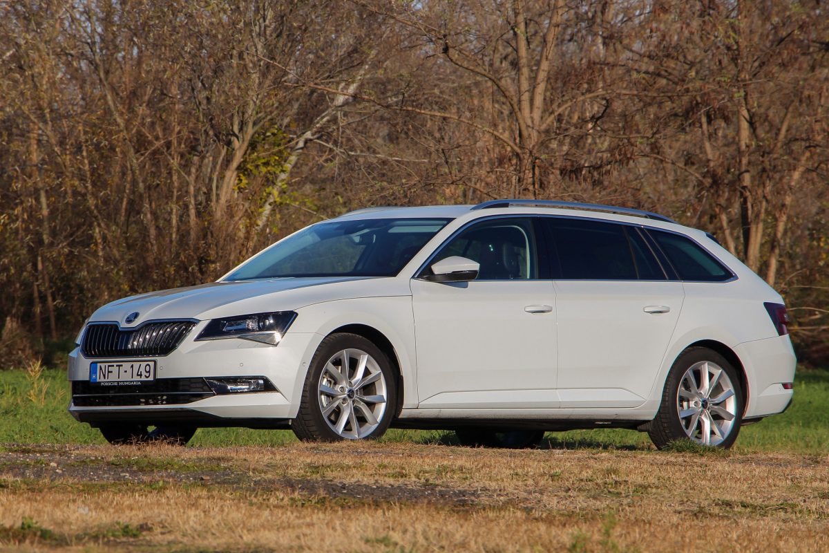 SKODA SUPERB