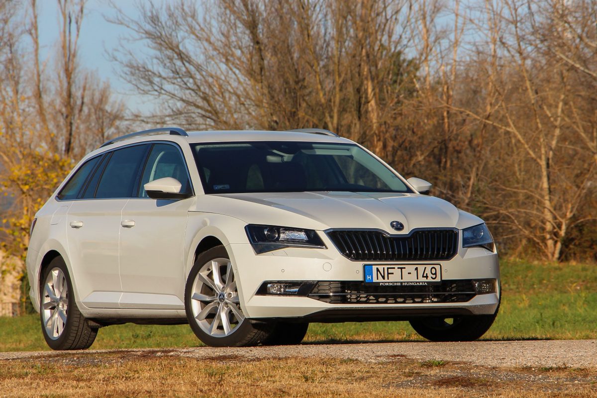 SKODA SUPERB
