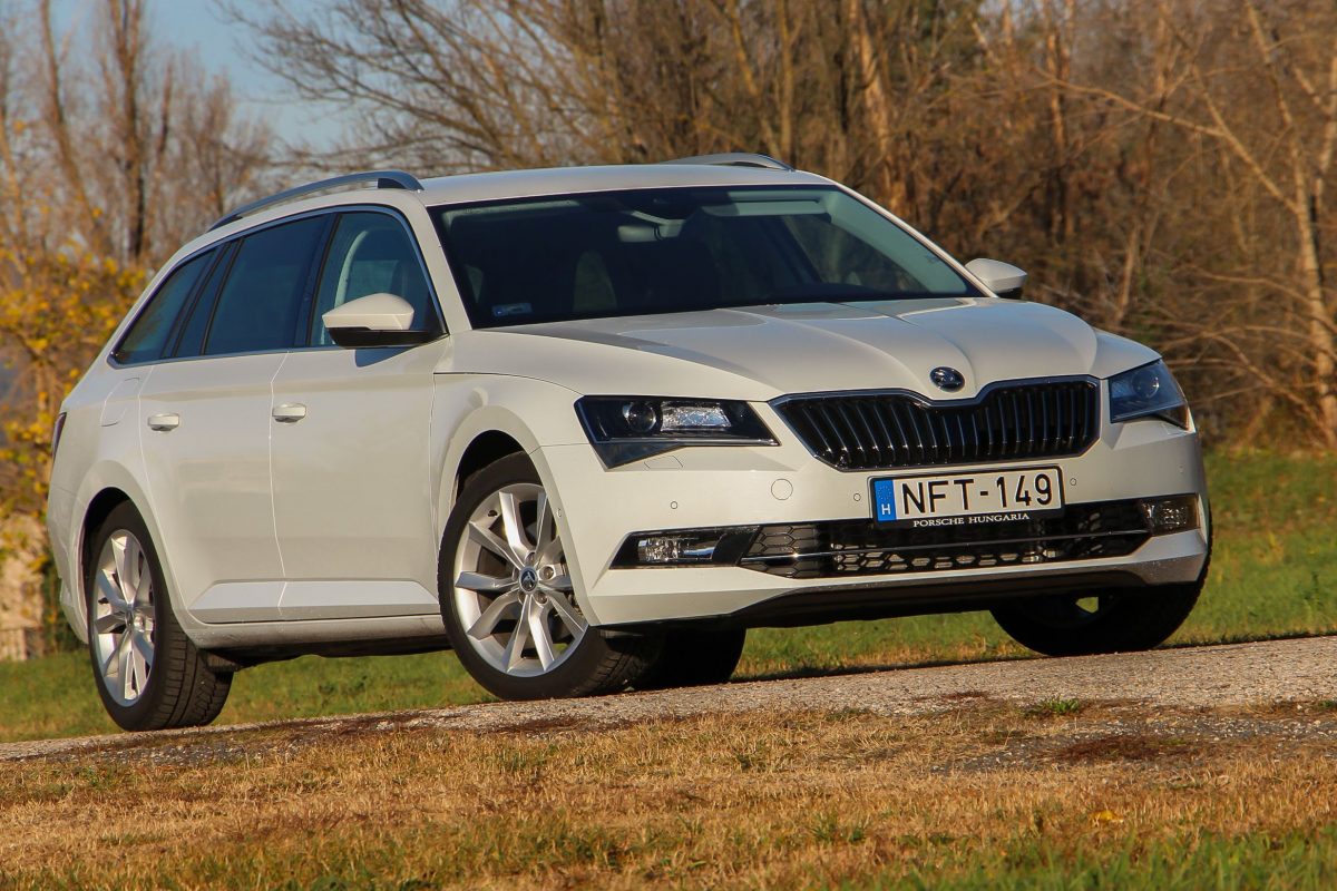 SKODA SUPERB