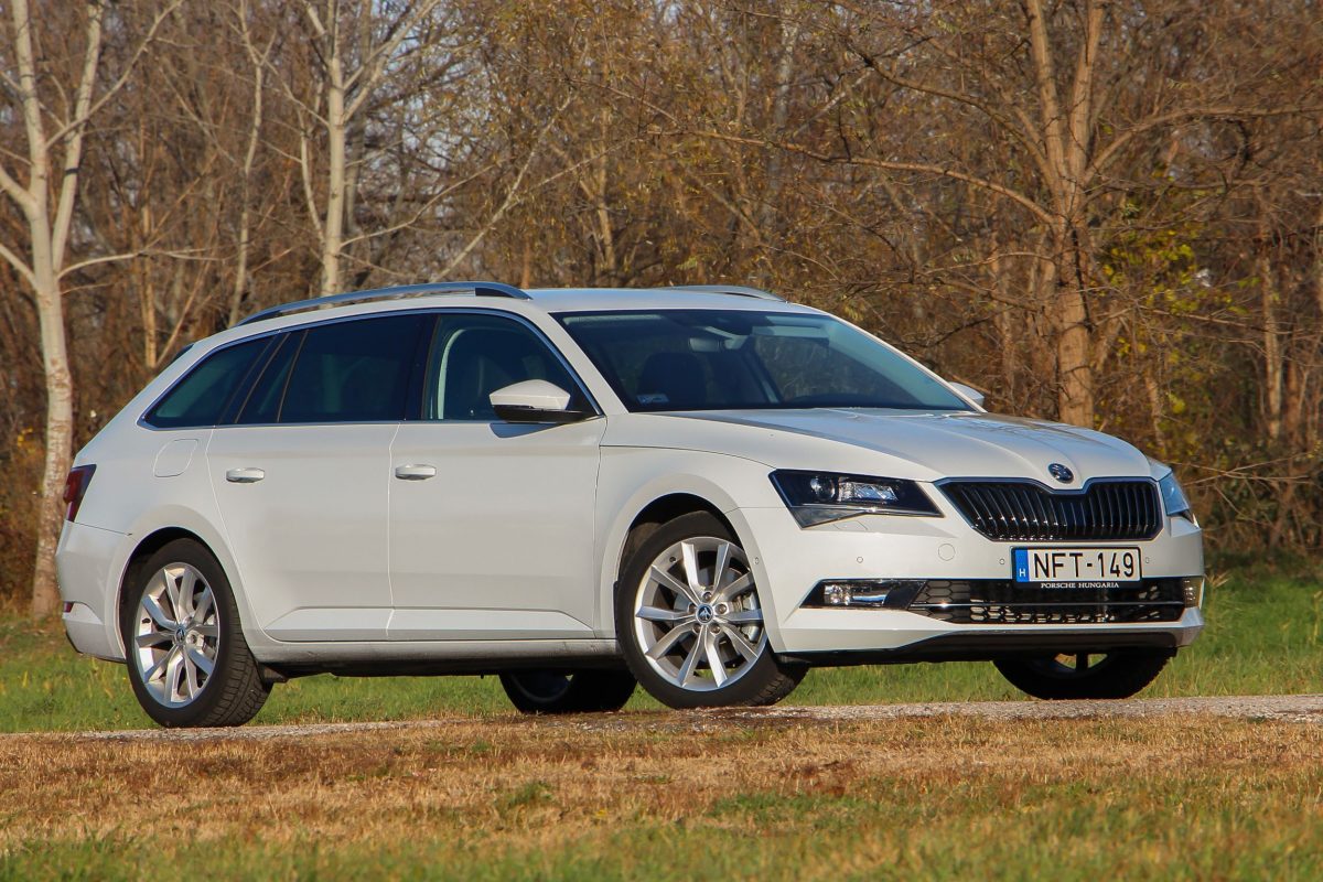 SKODA SUPERB