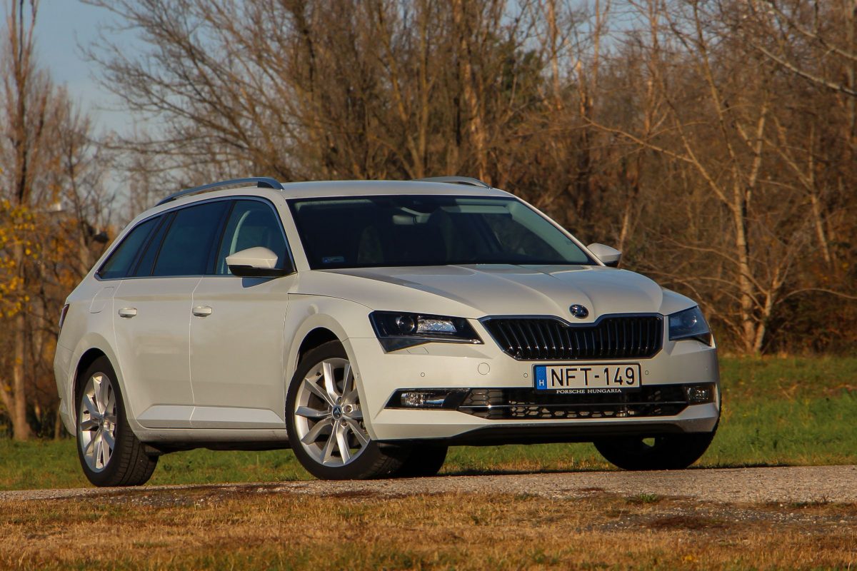 SKODA SUPERB