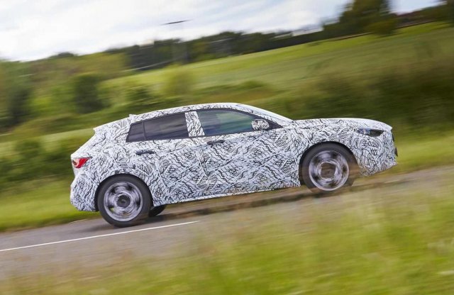 Szeptemberben bemutatja az Infinity a Q30-ast