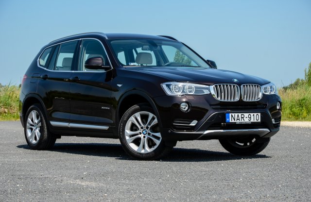 Családos, utazós, prémiumos – BMW X3 teszt