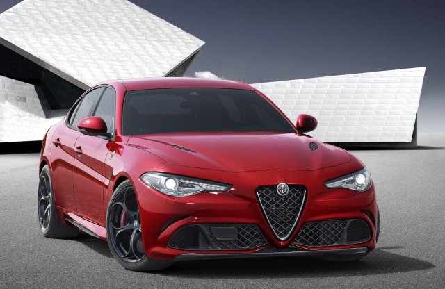 Gyári képeken és videón a mesés hangú Alfa Giulia