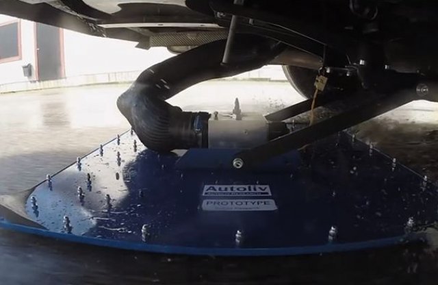 Innovatív fejlesztés segíti a vészfékezést