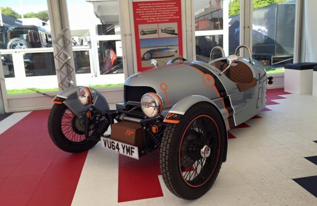 Háromkerekű villanyautó? Ez csak Morgan lehet