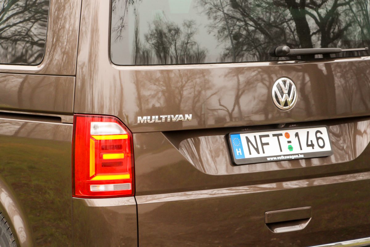 VOLKSWAGEN MULTIVAN