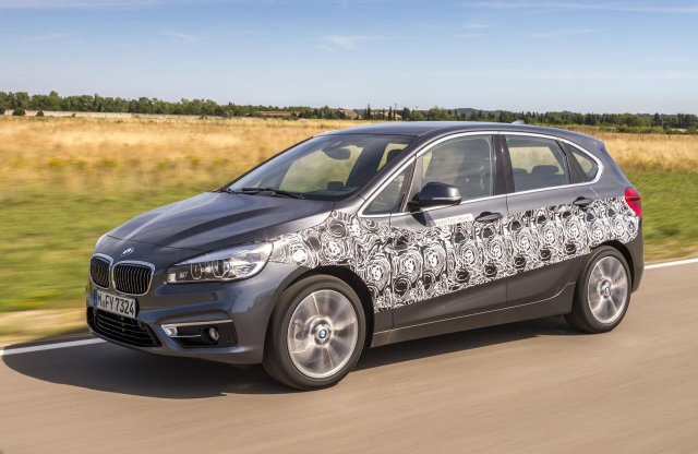 Újabb plug-in hibridet mutatott be a BMW