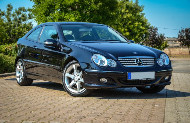 Duplán sportos – Mercedes-Benz C 180 Sportcoupé