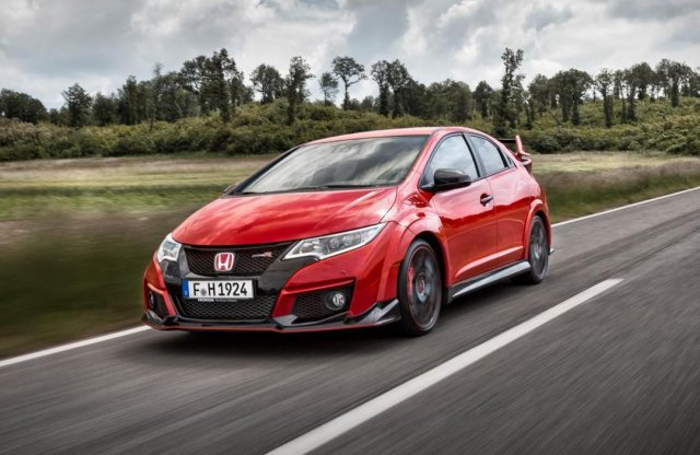 A Honda vezérigazgatója Civic Type R híján motorozik