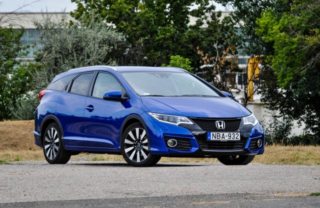 Ne akarj vadulni vele – Honda Civic Tourer teszt