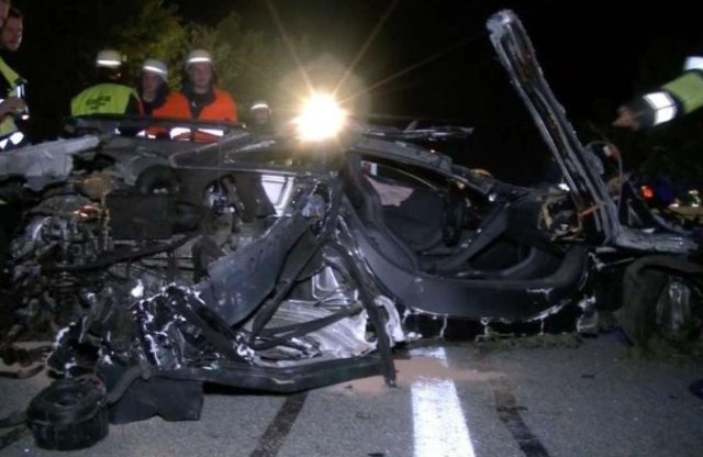 Legyalulta a szalagkorlátot a McLaren 71 éves vezetője