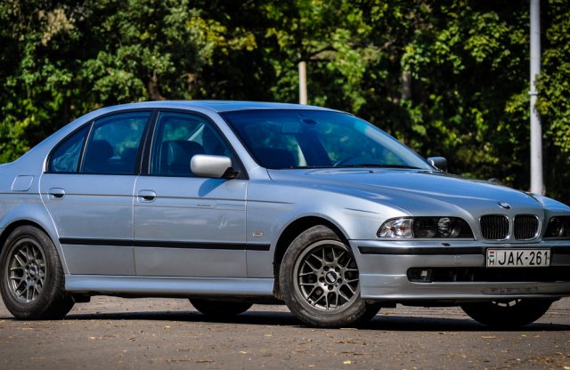 Schumacheré volt? Alpina B10 V8 – használtteszt