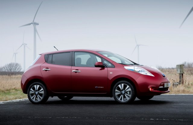 A második generációs Nissan Leafből crossover változat is lesz