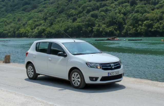 Daciával a tengerpartra? Hogy a viharba ne!