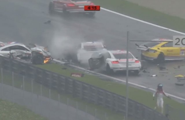 Roncsderbi az Audi TT Cup versenyén