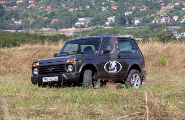 Az oroszok már a spájzban... Beülhettünk a Niva utódjába