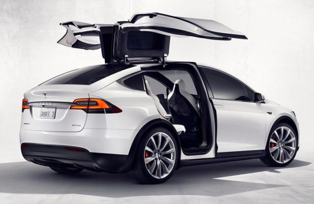 Először látható a Tesla Model X végleges változata