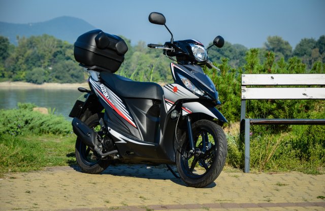 Dugó nélkül a nagyvárosban – Suzuki Address teszt