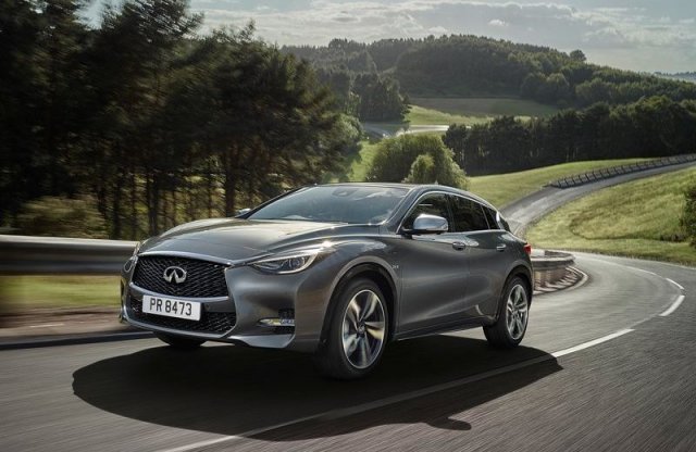Prémium kompaktot gurított az Infiniti, íme a Q30