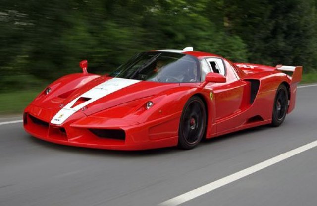 Árverésen lehet lecsapni egy Ferrari FXX-re