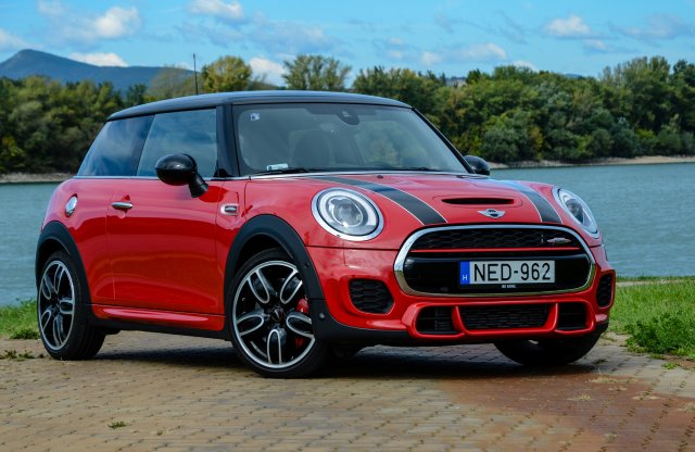 Hátba vág – MINI John Cooper Works teszt