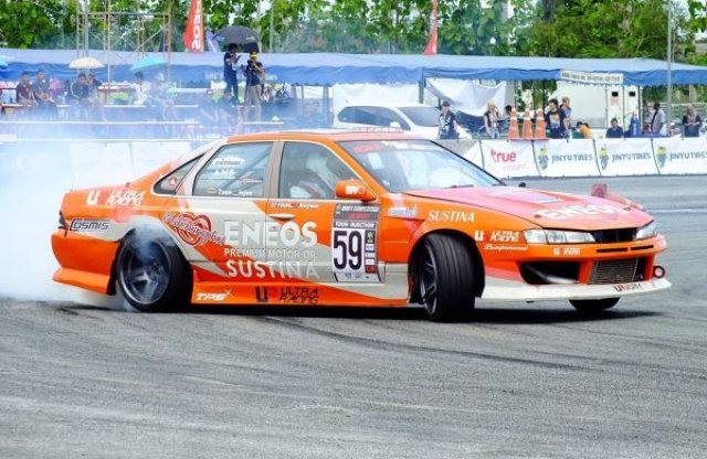 Mutatjuk, hol lehet vasárnap vásárolni, ingyen driftelni