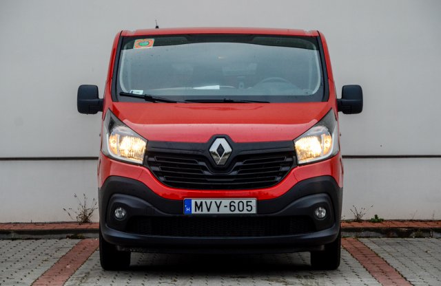 A cég új kedvence – Renault Trafic teszt