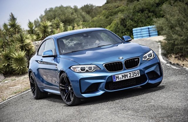 Hivatalos: itt a BMW M2
