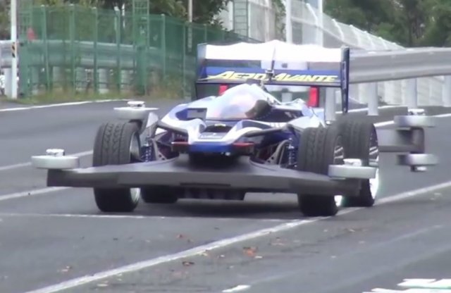 Igazi játékautót épített a Tamiya