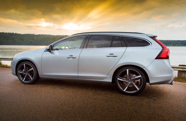 Hiánypótlás: összkerékhajtást kapnak a T6 Volvók