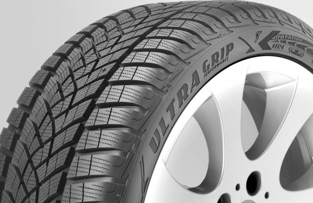 Új nagyteljesítményű gumikat villant a Goodyear-Dunlop