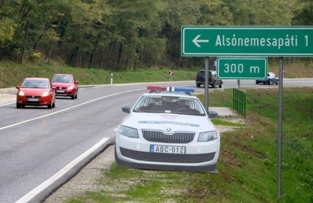 Üvegtigris Zalában - elvitték a zalai rendőrautó dublőrt