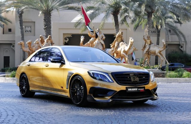 Luxus Mercit villantott a Brabus Dubaiban