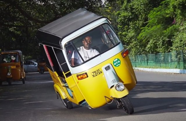 Te mennyit kétkerekeznél egy tuk-tukkal?