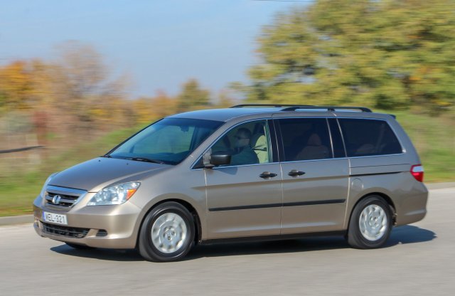 Családi autó, amit tuti nem ismersz: Honda Odyssey használtteszt