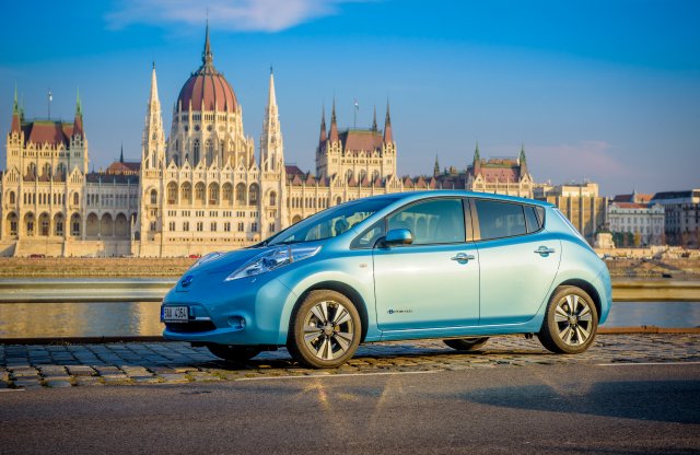Láthatatlan változással lett harmadik generációs a Nissan Leaf