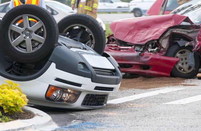 Már megint az utolsó héten vált a legtöbb autós kötelezőt